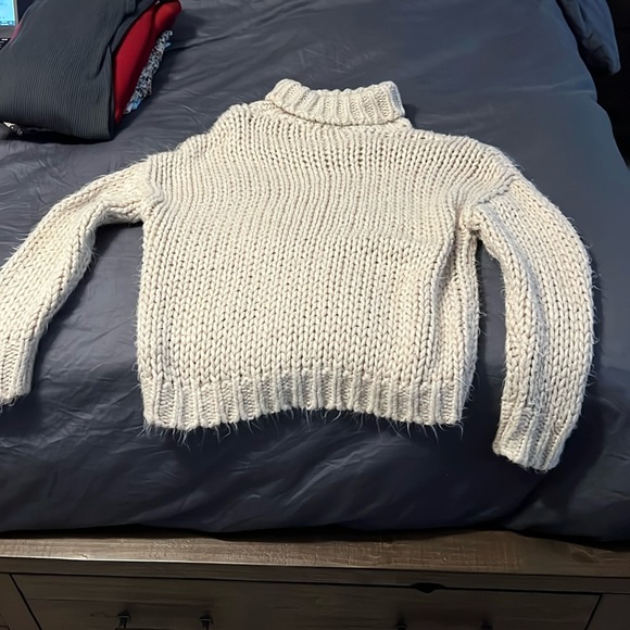 Caitlin Covington Chunky turtle neck sweater - Picture 3 of 6